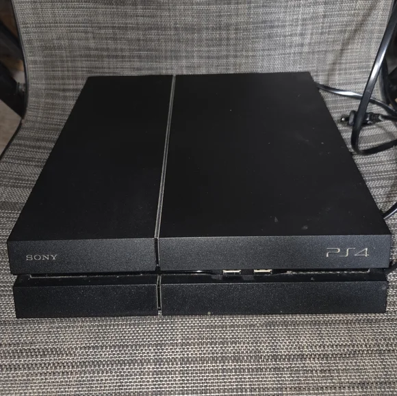 Sony PlayStation 4 Matte 500GB HDD Console, Camera, Controllers, Games Bundle. - Picture 11 of 12